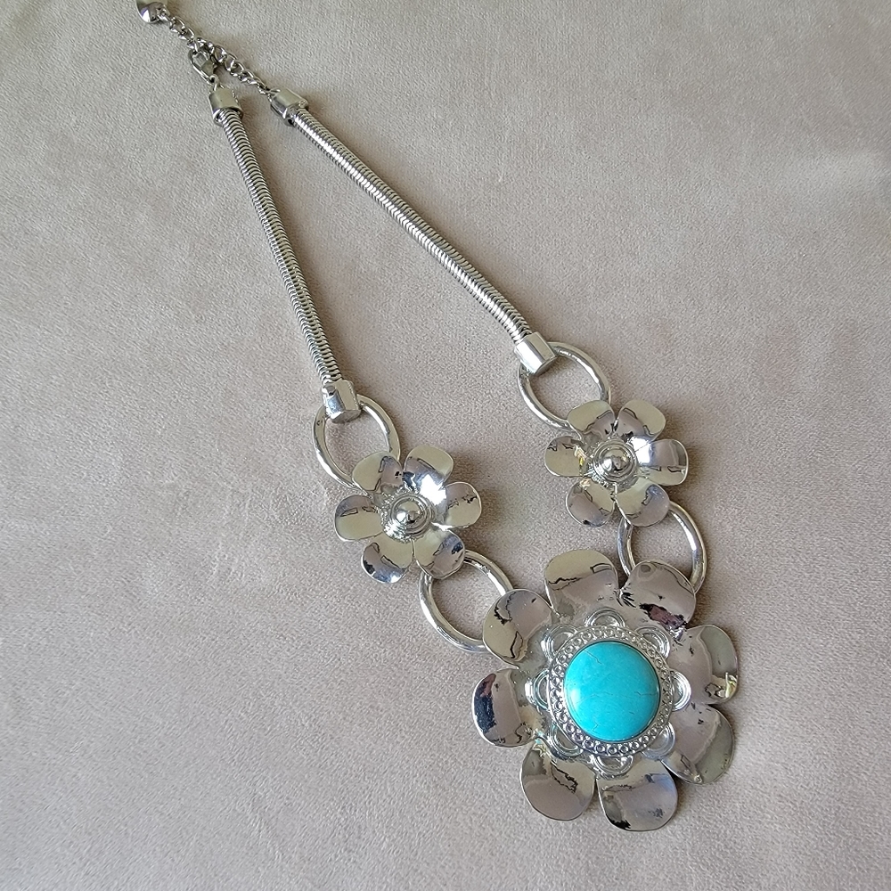 Silver Turquoise Flower Necklace